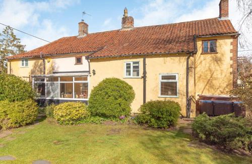 Saham Toney House | Horseshoes House