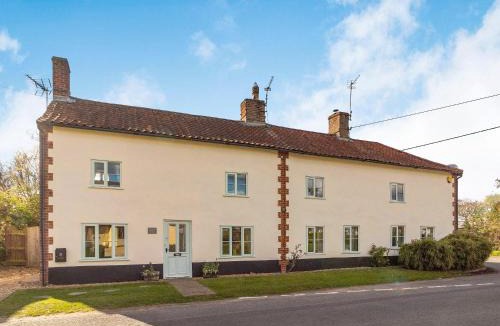 Saham Toney House | Horseshoes House