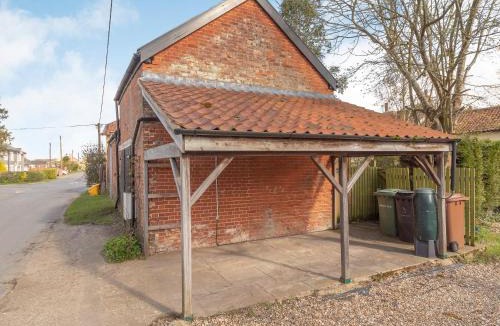 Saham Toney House | Horseshoes House