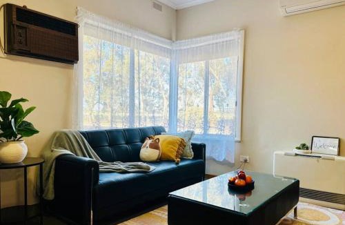 Horsham Apartment | Horsham Unit 1 Paddy's Golden Patch