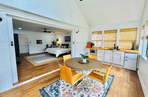 Monroe House | Horton House SLEEPS 15, no pets or unapproved parties