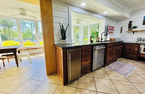 Monroe House | Horton House SLEEPS 15, no pets or unapproved parties