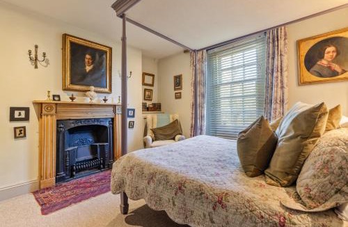 Brixham House | HORTUS HOUSE - Regency style apartment with attached parking