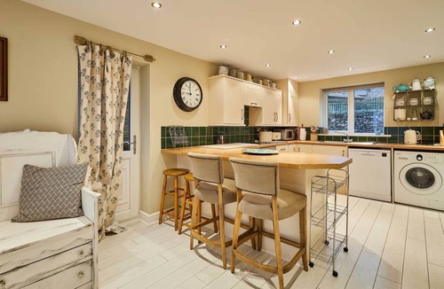 Grassington Condo | Host and Stay | 36 Hardy Meadows