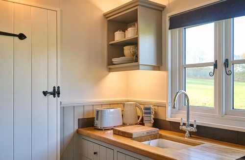 Marsham Ski Chalet | Host and Stay | Florence