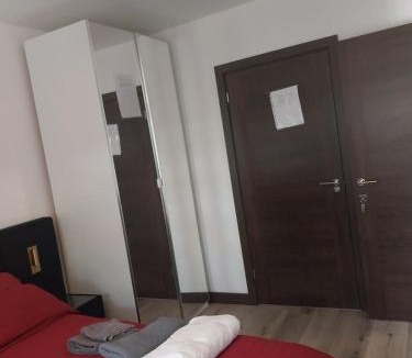 Feltham West Apartment | Host-Free Ensuite Double Bed by Heathrow