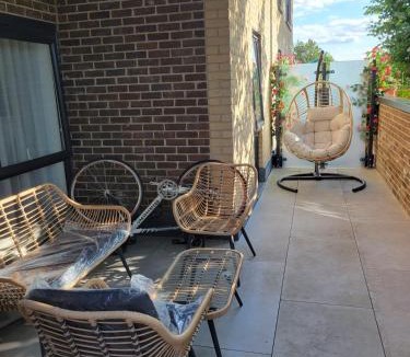 Feltham West Apartment | Host-Free Ensuite Double Bed by Heathrow