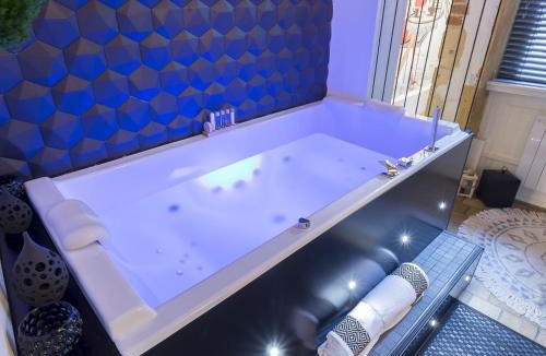 Old Lyon Apartment | Host Inn Nifty Sūite