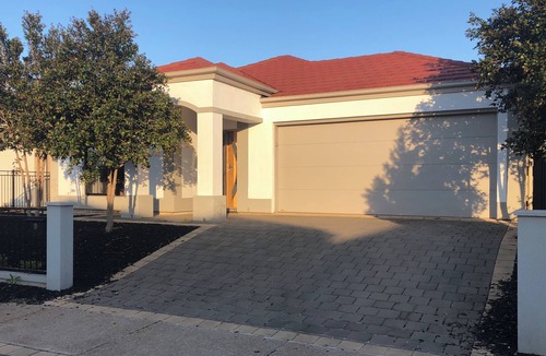 Evanston Gardens House | Host-Shared Garden Home