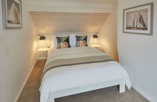 West Cliff House | Host & Stay | Adventure House