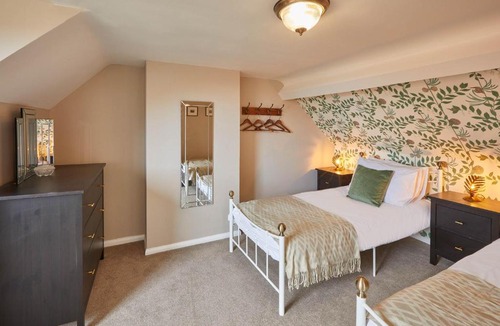 West Cliff House | Host & Stay - Adventure House