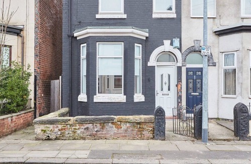 Eccles House | Host & Stay | Alma Su