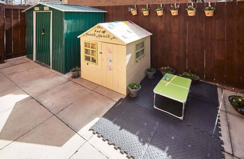 Middlesbrough House | Host & Stay | Beatrice Little Duckling