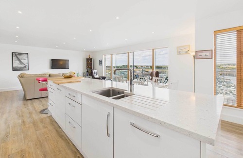 Amble Apartment | Host & Stay | Becalmed