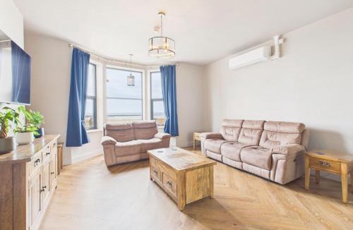 Redcar House | Host & Stay - Bellevue Luxe