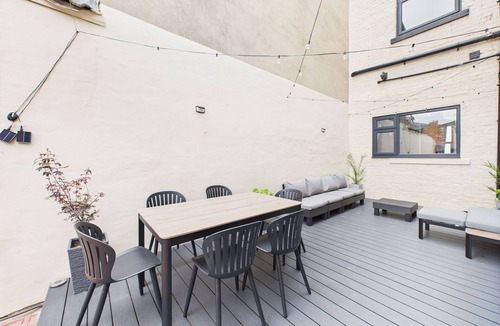 Redcar House | Host & Stay | Bellevue Luxe