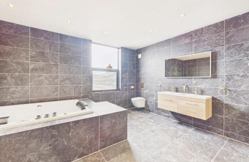 Redcar Apartment | Host & Stay - Bellevue Luxe Rooms