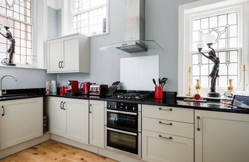 Hove Apartment | Host & Stay | Brunswick Rest