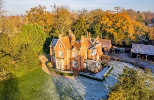 Diss House | Host & Stay | Bressingham Lodge