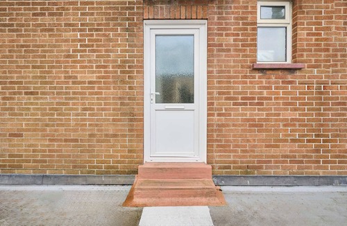 Cribbs Causeway House | Host & Stay | Bristol BS7