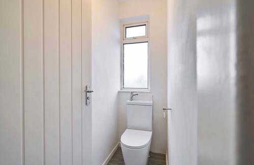 Cribbs Causeway House | Host & Stay | Bristol BS7