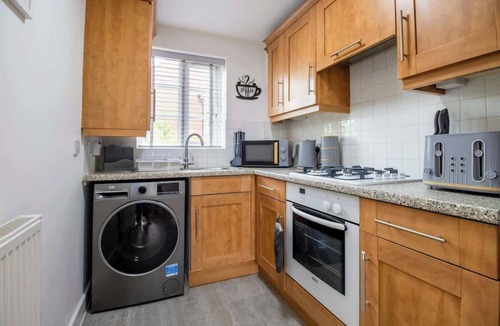 Milton Malsor Apartment | Host & Stay | Clover Field