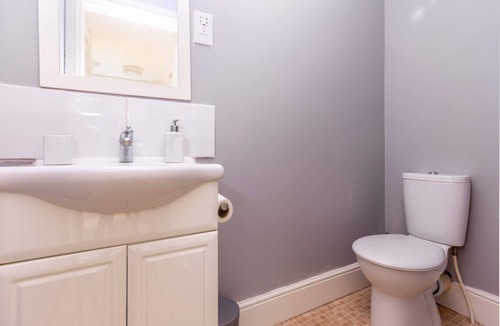 Malvern Condo | Host & Stay | Club Chambers