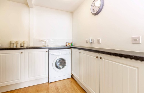 Malvern Condo | Host & Stay | Club Chambers