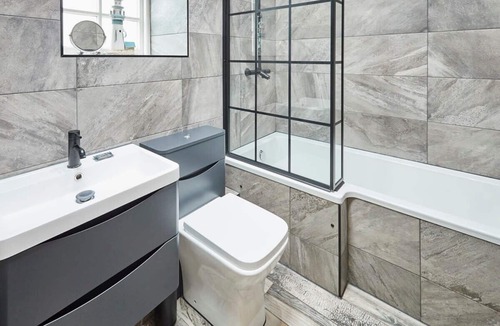 Fylingthorpe House | Host & Stay | Colcott Cottage