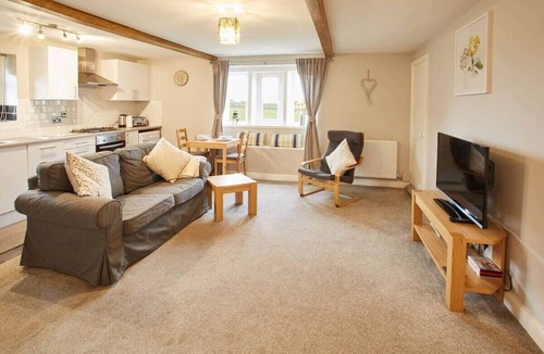 Flockton House | Host & Stay | Cosy Cottage