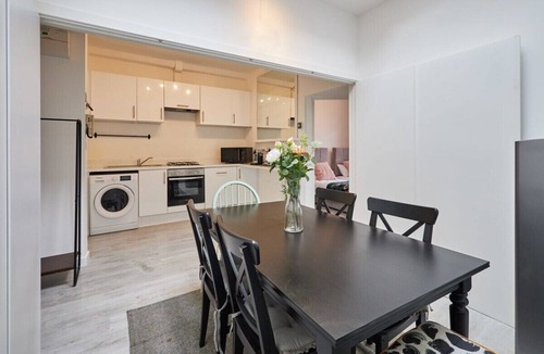 Twickenham Riverside Apartment | Host & Stay | Cosy Twickenham Rugby Gem
