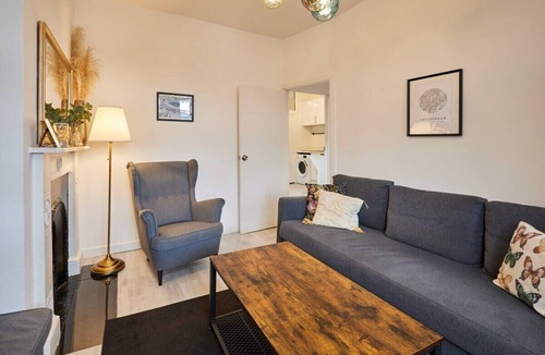 Twickenham Riverside Apartment | Host & Stay | Cosy Twickenham Rugby Gem