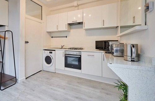 Twickenham Riverside Apartment | Host & Stay | Cosy Twickenham Rugby Gem