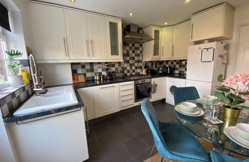 Milton Keynes House | Host & Stay | Cotman Close