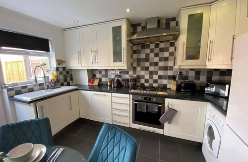 Milton Keynes House | Host & Stay | Cotman Close