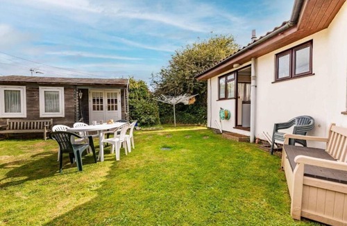 Scratby House | Host & Stay | Cransley