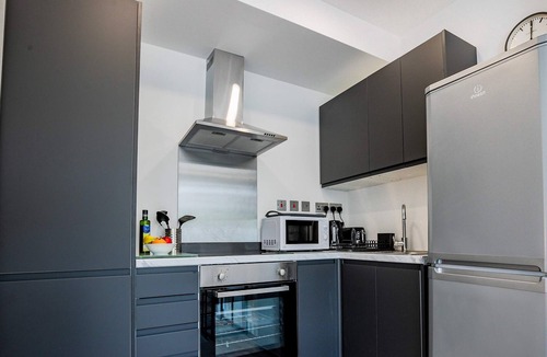Caterham Apartment | Host & Stay | Croydon Road Dwelling