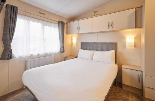 Pickering Ski Chalet | Host & Stay - Deer View Lodge