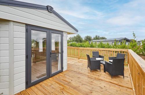 Pickering Ski Chalet | Host & Stay - Deer View Lodge