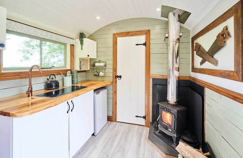 Bideford Cabin | Host & Stay | Dipple Farm Shepherds Hut