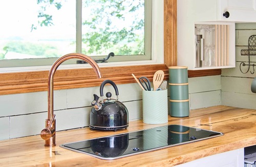 Bideford Cabin | Host & Stay | Dipple Farm Shepherds Hut