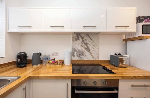 Woodingdean Apartment | Host & Stay | Downland Studio