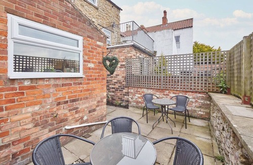 Kirkbymoorside House | Host & Stay | Dove Grey, 25 West End