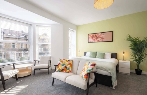 Harrogate House | Host & Stay | Dragon Parade