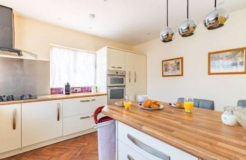 Acle Apartment | Host & Stay | Dragons Rest