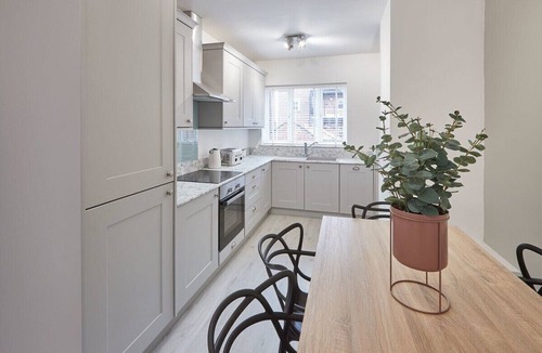 Whitby Apartment | Host & Stay | Endeavour I