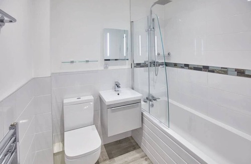 West Cliff Apartment | Host & Stay | Even Keel