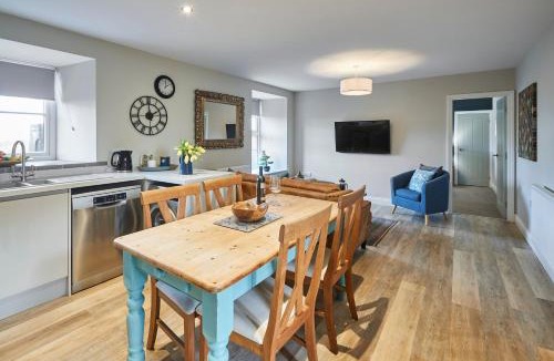 Fenwick Apartment | Host & Stay - Fenwick Village Hall