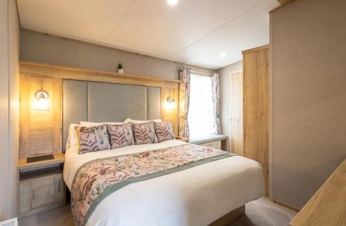 Pickering Ski Chalet | Host & Stay - Fieldview Lodge, Ashdown Retreat