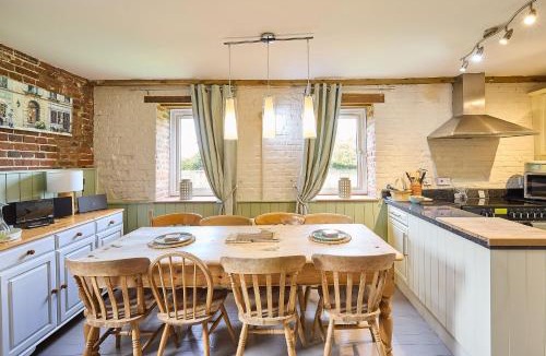 Fakenham House | Host & Stay - Granary Barn